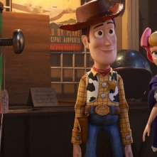 Toy Story 4:  Bo Peep e Woody durante una scena del film