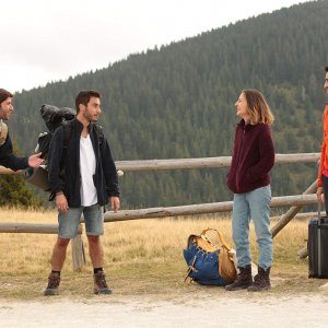La prima vacanza non si scorda mai: Jonathan Cohen, Camille Chamoux, Sagi Halperin, Bar Levy in una scena del film