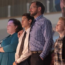 Atto di Fede: Chrissy Metz, Marcel Ruiz e Josh Lucas in una scena