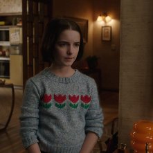 Annabelle 3: una scena del film con Mckenna Grace