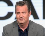 Matthew Perry: nelle prime foto dopo due anni è trasandato e 'spento'