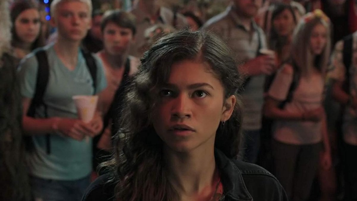 Spider Man: Brand New Day, Zendaya si copre con un cappuccio in una foto dal set, cambio di look per MJ?