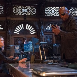 Spider-Man - Far From Home, Samuel L. Jackson e Cobie Smulders in  una scena del film