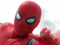 Spider-Man: Far From Home, Tom Holland beve acqua col costume e il Web impazzisce