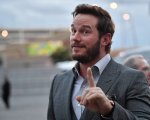 Chris Pratt: il lato B e la schiena ustionata nel selfie che scotta!