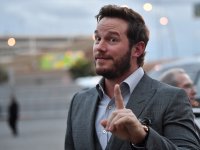 Chris Pratt: il lato B e la schiena ustionata nel selfie che scotta!