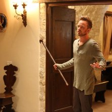 Welcome Home: Aaron Paul in una scena del film