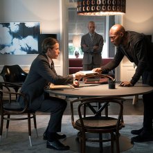 Doimno: una scena del film con Guy Pearce, Eriq Ebouaney