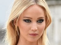 Jennifer Lawrence senza trucco sul set del nuovo film