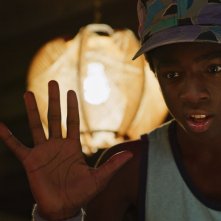 Stranger Things: Caleb McLaughlin in una scena della terza stagione