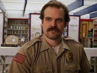 Stranger Things 4: il destino di Hopper svelato in una foto dal set?