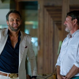 Serenity - L'isola dell'iganno: Jason Clarke durante una scena del film