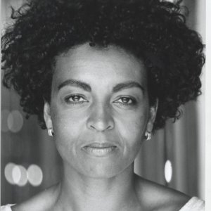 Adjoa Andoh in una foto promozionale