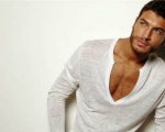 Valerio Pino su Corrado: 'Potrei essere il suo figlio segreto' svela l'ex ballerino di Amici