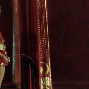 Malcolm McDowell in una scena di Caligola