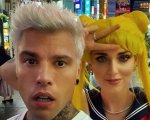 Chiara Ferragni e Fedez a Tokyo come Sailor Moon e Naruto, i fan protestano