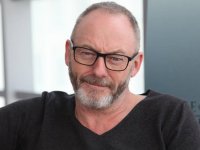 Liam Cunningham a Napoli: il tweet sui disagi in aeroporto è epico