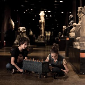 Berni e il giovane Faraone: Emily De Meyer e Jacopo Barzaghi in una scena del film