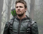Arrow: gli eroi dell'Arrowverse dicono addio a Stephen Amell in un video commovente