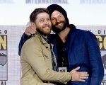 Supernatural: Jensen Ackles e Jared Padalecki in lacrime durante il panel del Comic-Con