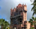 Disney World: una turista picchia un addetto, panico alla Tower of Terror