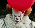 It: Capitolo 2, le nuove foto mostrano Pennywise allo specchio