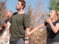 Midsommar - Il villaggio dei dannati, la recensione: se non lasciarsi diventa un incubo