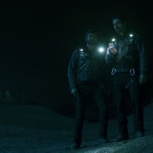 The Expanse: Steven Strait e Cas Anvar in una scena della quarta stagione