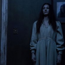 Isabelle - L'ultima evocazione: Zoë Belkin in una scena del film