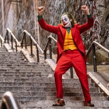 Joker: Joaquin Phoenix in fuga per le scale
