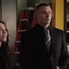 Una famiglia al tappeto: Jack Lowden, Florence Pugh in una scena del film