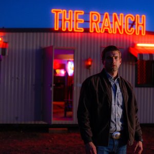 Goldstone - Dove i mondi si scontrano: Alex Russell in una scena del film