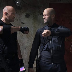 Fast & Furious - Hobbs &  Shaw: Jason Statham, Dwayne Johnson in una scena del film