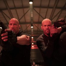 Fast & Furious - Hobbs &  Shaw: Jason Statham con Dwayne Johnson durante una scena