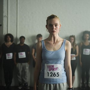 Teen Spirit - A un passo dal sogno: Elle Fanning  durante una scena del film