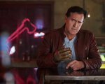 Bruce Campbell: “Batman v Superman è un’idea idiota, non avrebbero mai dovuto farlo”