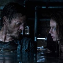 Crawl - Intrappolati: Kaya Scodelario  con Barry Pepper in una scena