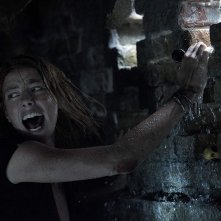 Crawl - Intrappolati: Kaya Scodelario durante una scena