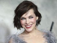 Milla Jovovich incinta del terzo figlio: 'Felice e terrorizzata a causa della mia età'