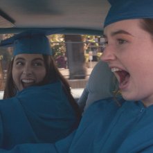 La rivincita delle sfigate: una scena con Beanie Feldstein, Kaitlyn Dever