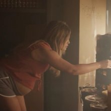 Hilary Duff in una scena di Sharon Tate - Tra incubo e realtà