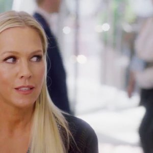 BH90210: una scena con Jennie Garth