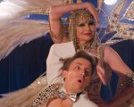 Glow 3: Geena Davis quasi nuda a 63 anni in una scena memorabile della serie Netflix