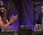 Jason Momoa e Jimmy Fallon, gavettoni estremi in tv