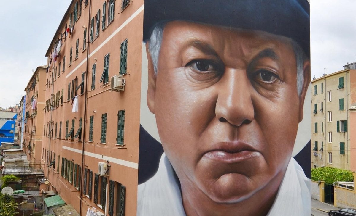 Paolo Villaggio Un Murales Dedicato A Fantozzi A Genova