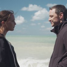 Submergence: Alicia Vikander e James McAvoy in una scena