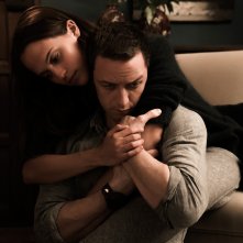 Submergence: Alicia Vikander e James McAvoy in un momento intimo