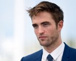 The Batman: Robert Pattinson con il costume di Ben Affleck in una nuova immagine