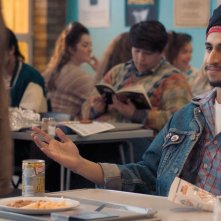 Blinded By the Light: una scena del film con Aaron Phagura, Viveik Kalra