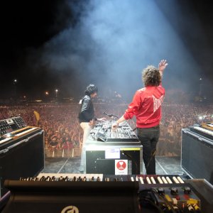 IRIS: A Space Opera by Justice, un'immagine del film